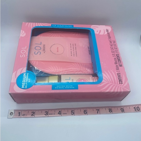 Sol by Jergens Medium Self Tanning Kit with Applicator Mitt - Picture 3 of 4